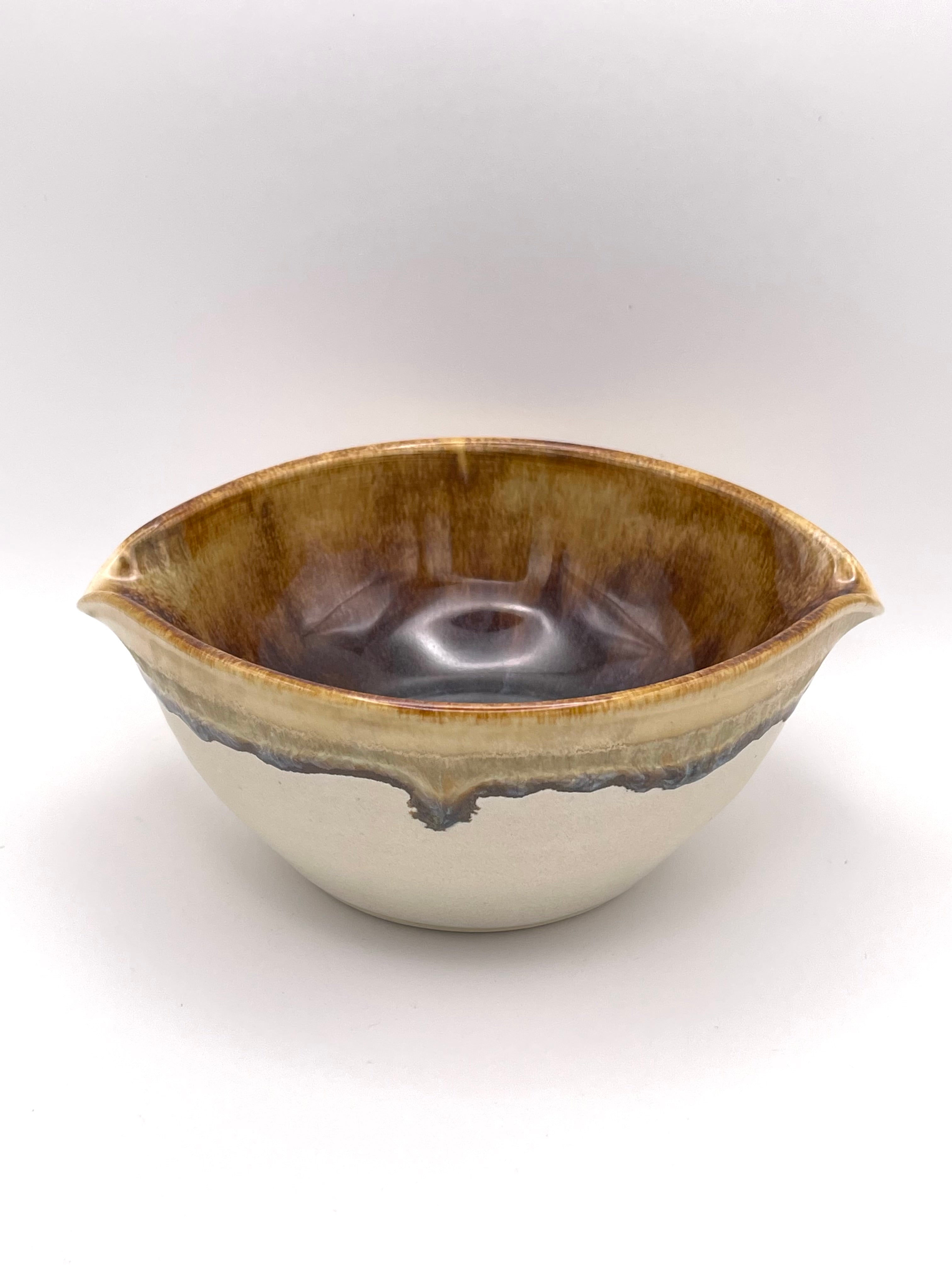 Bowl - Double Spouts